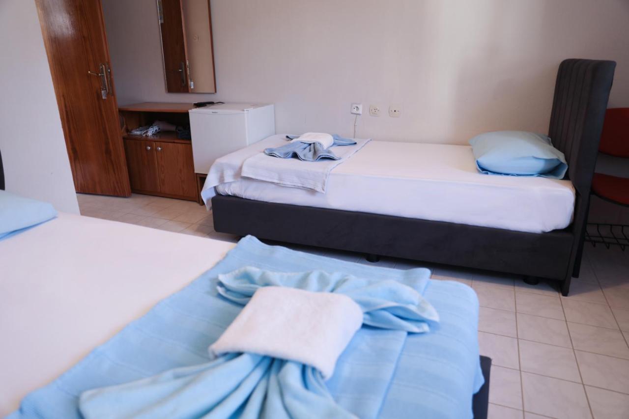 Imaj Hotel *